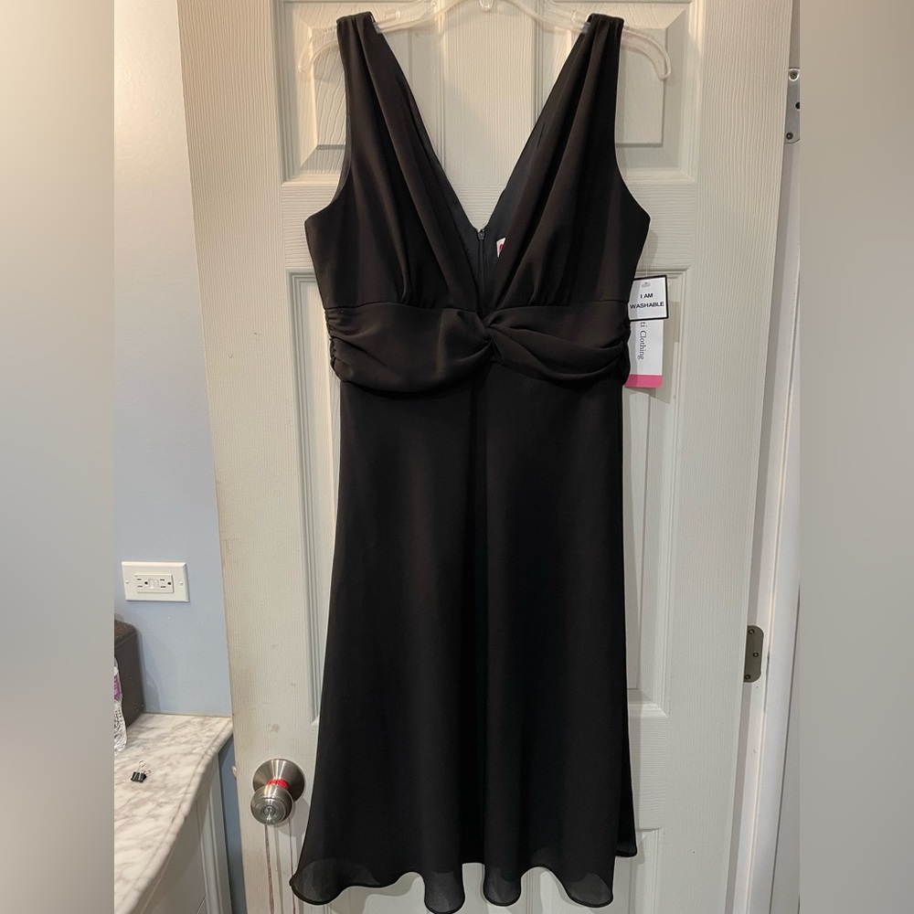 Citi Clothing Little Black Sleeveless V-Neck Sheath Dress